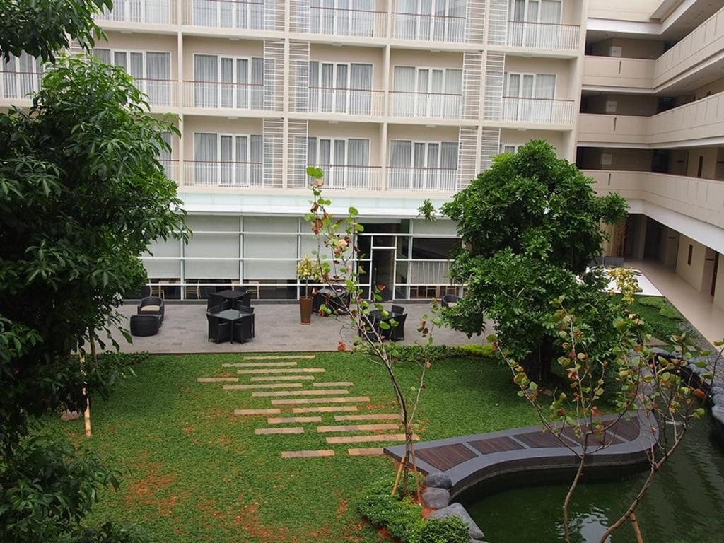 Treepark Serviced Apartment Karawang Exterior foto